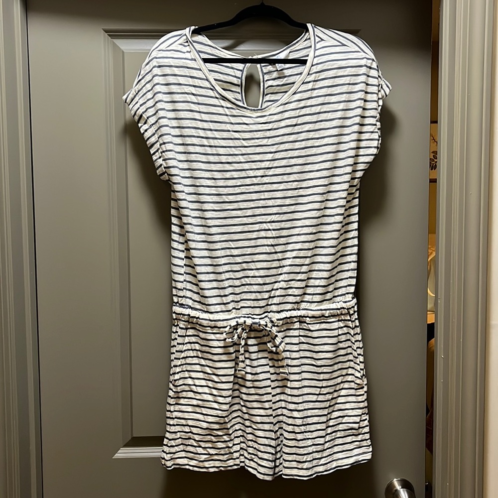 Cute blue stripe romper from Walmart. Size Medium 8-10. Fits true to size.
